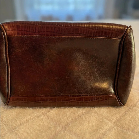 Brown leather satchel unbranded with Silvertone Hardware gives Brighton  vibes - Picture 7 of 10